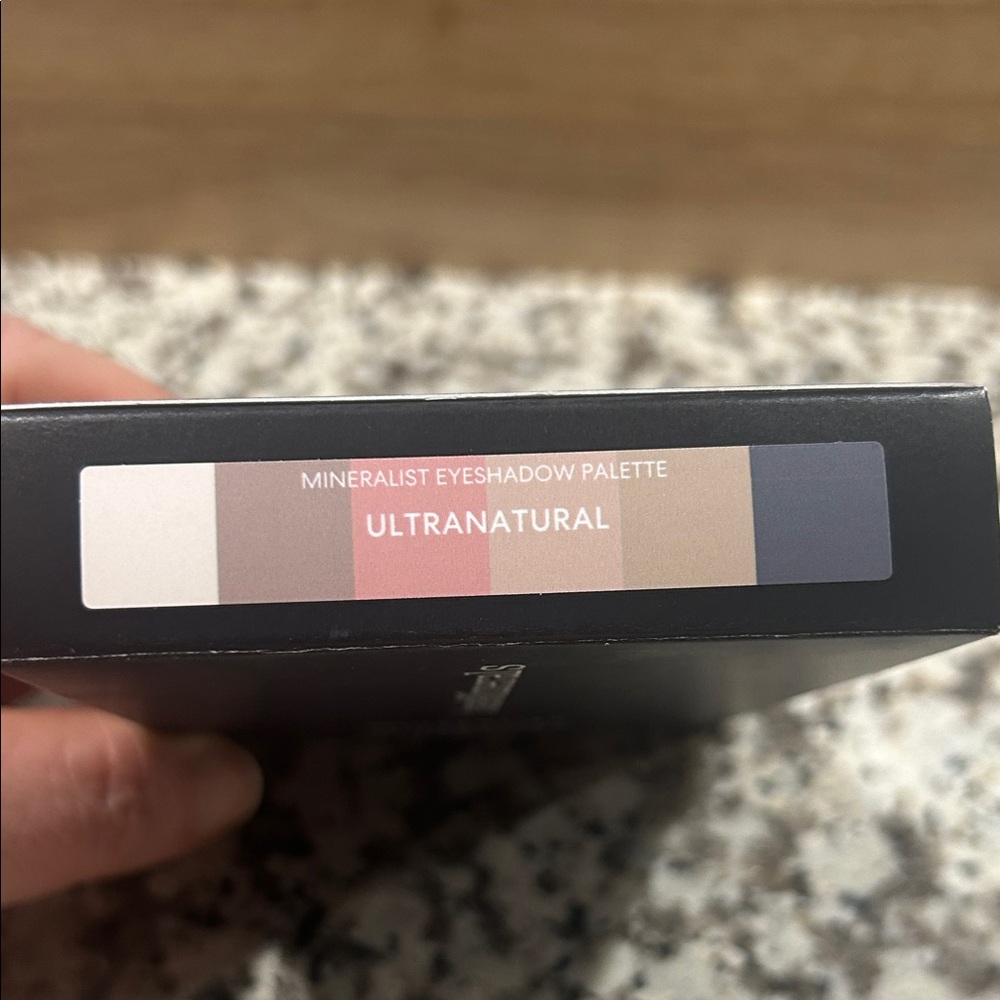 bareMinerals Mineralist Eyeshadow Palette in Black - Picture 2 of 4